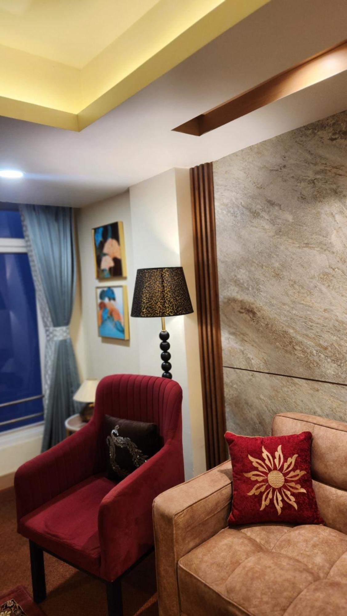 Luxury Stay At Hotel Broadway Boutique Mall Road Chowrasta Near Mahakal Temple Дарджилінг Екстер'єр фото