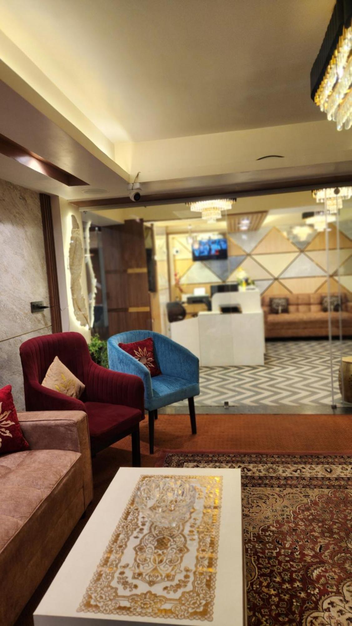 Luxury Stay At Hotel Broadway Boutique Mall Road Chowrasta Near Mahakal Temple Дарджилінг Екстер'єр фото